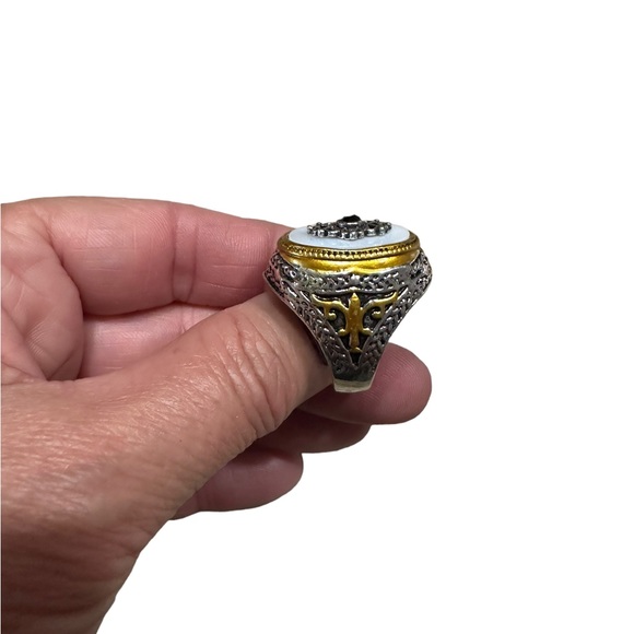 Vintage Style Unisex Gold and Silver Ring - Picture 6 of 7